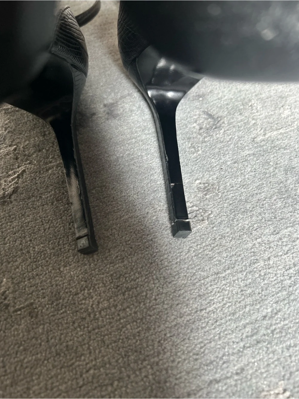 Saint Laurent Lizard Heels - Picture 6 of 11